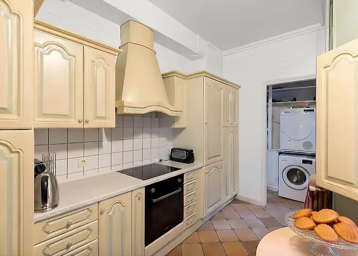 2br - Sleep 7 - Trocadero Area - Modern&spacious Apartamento